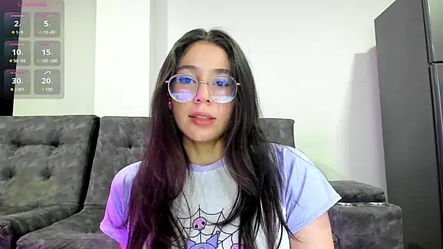 emmadiaz1 online show from October 2025 02:54:01 AM