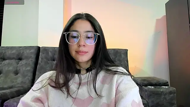 Snapshot of emmadiaz1 chatting on February 2026 03:48:01 AM emmadiaz1 online show from February 2026 03:48:01 AM