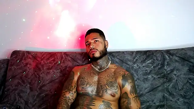 Snapshot of Exotic_tatto27121 chatting on December 2024 05:59:02 AM Exotic tatto27121 online show from December 2024 05:59:02 AM