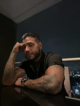 Snapshot of Exotic_tatto27121 chatting on February 2025 12:49:02 AM Exotic tatto27121 online show from February 2025 12:49:02 AM