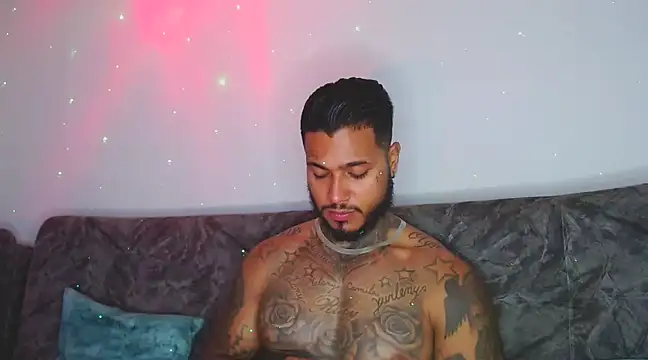 Snapshot of Exotic_tatto27121 chatting on January 2025 07:15:01 AM Exotic tatto27121 online show from January 2025 07:15:01 AM