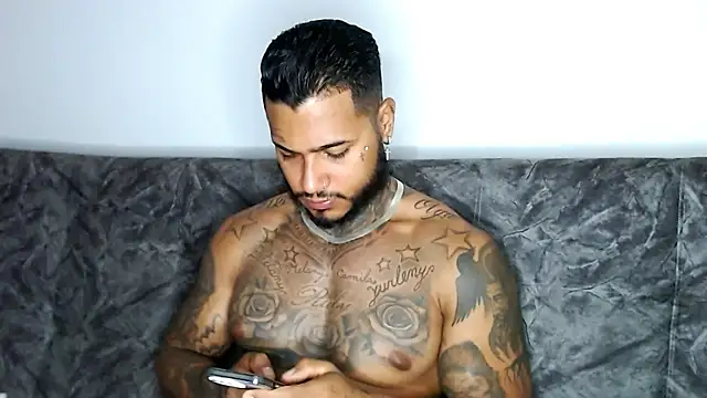 Snapshot of Exotic_tatto27121 chatting on December 2024 04:48:02 AM Exotic tatto27121 online show from December 2024 04:48:02 AM