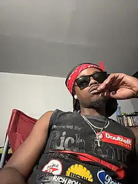 Snapshot of SluttyLyfe4L chatting on July 2026 11:26:01 PM SluttyLyfe4L online show from July 2026 11:26:01 PM