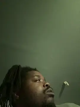 Snapshot of SluttyLyfe4L chatting on March 2026 12:23:02 AM SluttyLyfe4L online show from March 2026 12:23:02 AM