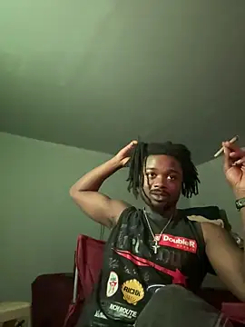 Snapshot of SluttyLyfe4L chatting on March 2026 11:39:02 PM SluttyLyfe4L online show from March 2026 11:39:02 PM