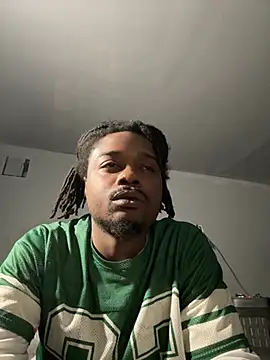 Snapshot of SluttyLyfe4L chatting on March 2026 12:19:02 PM SluttyLyfe4L online show from March 2026 12:19:02 PM