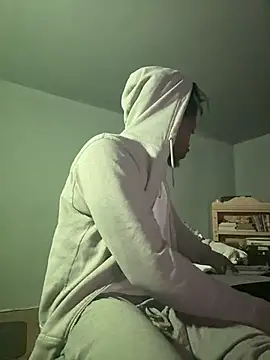 Snapshot of SluttyLyfe4L chatting on April 2026 05:31:01 AM SluttyLyfe4L online show from April 2026 05:31:01 AM