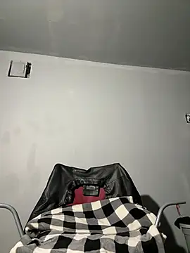 Snapshot of SluttyLyfe4L chatting on February 2026 03:29:01 AM SluttyLyfe4L online show from February 2026 03:29:01 AM