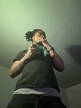 Snapshot of SluttyLyfe4L chatting on April 2026 06:36:01 PM SluttyLyfe4L online show from April 2026 06:36:01 PM