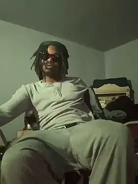 Snapshot of SluttyLyfe4L chatting on February 2026 05:35:02 PM SluttyLyfe4L online show from February 2026 05:35:02 PM