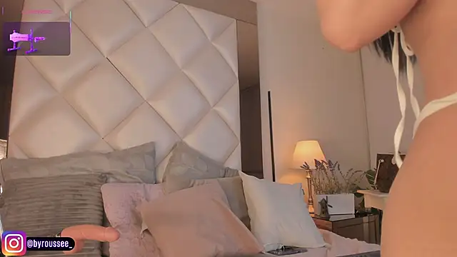 KimRoussee online show from October 2025 04:55:02 AM