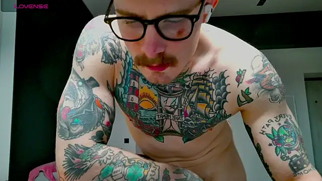 Snapshot of white_King9999 chatting on November 2025 01:27:02 PM white King9999 online show from November 2025 01:27:02 PM