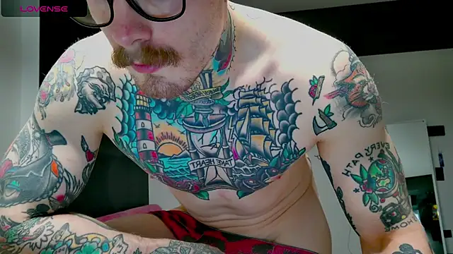 Snapshot of white_King9999 chatting on October 2025 12:28:01 PM white King9999 online show from October 2025 12:28:01 PM