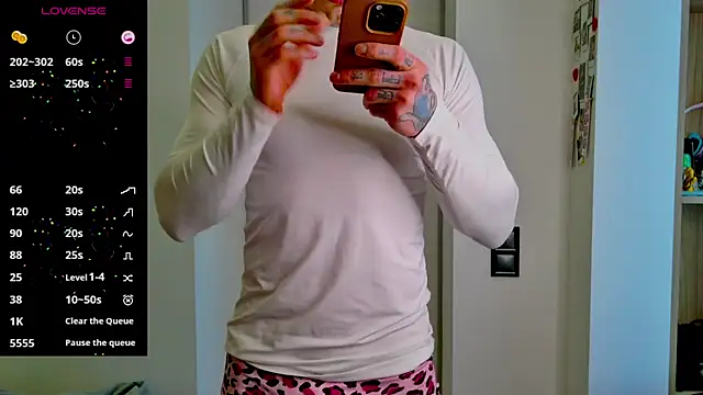 Snapshot of white_King9999 chatting on February 2026 01:43:01 PM white King9999 online show from February 2026 01:43:01 PM