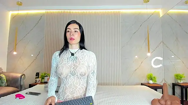 nathassa grant online show from November 2025 11:58:02 AM