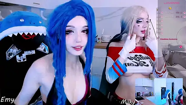 Snapshot of _Sparkland_ chatting on September 2025 07:21:02 PM Sparkland online show from September 2025 07:21:02 PM