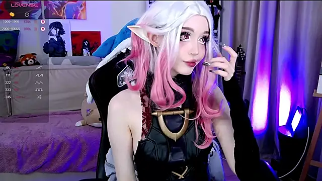 Snapshot of _Sparkland_ chatting on October 2025 09:47:01 PM Sparkland online show from October 2025 09:47:01 PM