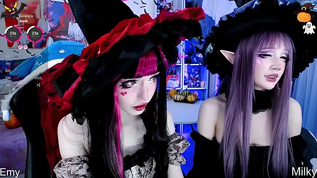 Snapshot of _Sparkland_ chatting on October 2025 08:27:02 PM Sparkland online show from October 2025 08:27:02 PM