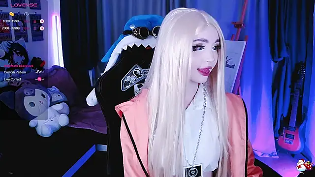 Snapshot of _Sparkland_ chatting on February 2025 10:44:02 PM Sparkland online show from February 2025 10:44:02 PM