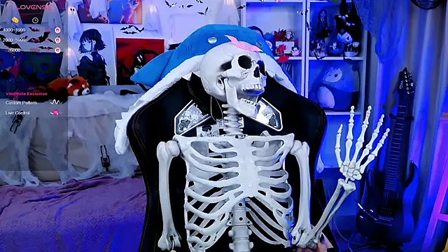 Snapshot of _Sparkland_ chatting on October 2025 10:19:01 PM Sparkland online show from October 2025 10:19:01 PM