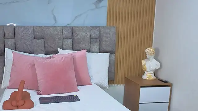 Khalifa fletcher online show from November 2025 08:42:02 PM