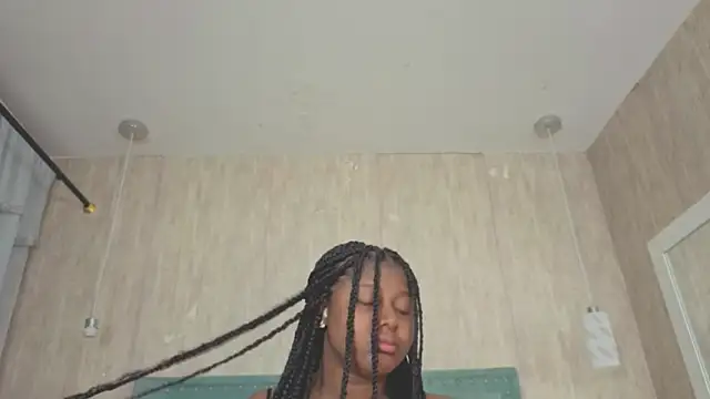 Alexa roussee online show from September 2025 12:22:01 PM