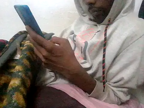 devilsam3327 online show from December 2025 05:25:01 PM