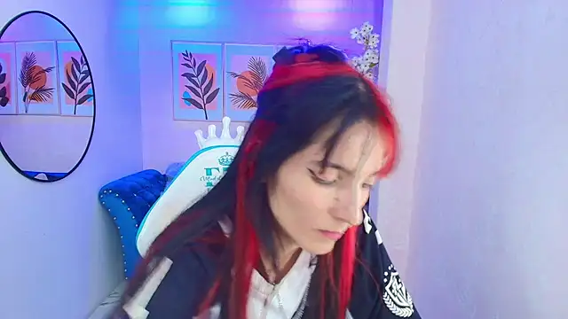Snapshot of Dafne_huges chatting on September 2025 07:40:02 PM Dafne huges online show from September 2025 07:40:02 PM