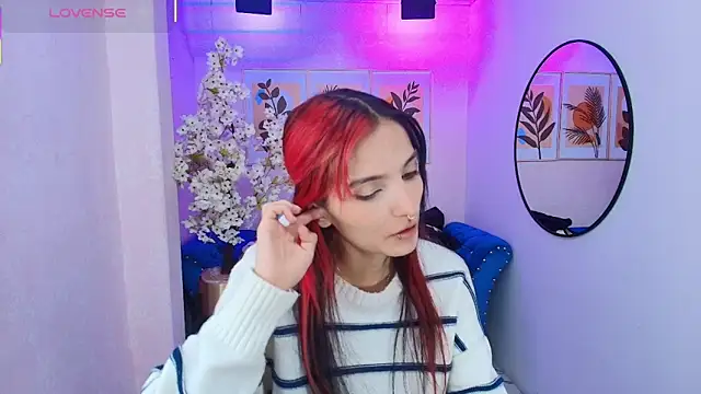 Snapshot of Dafne_huges chatting on October 2025 12:30:02 PM Dafne huges online show from October 2025 12:30:02 PM