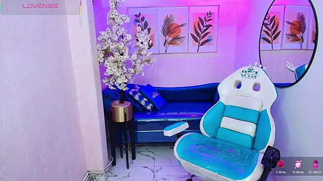 Snapshot of Dafne_huges chatting on October 2025 07:37:01 PM Dafne huges online show from October 2025 07:37:01 PM