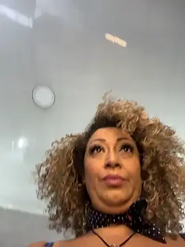 Katti Barrera online show from March 2026 11:43:02 AM