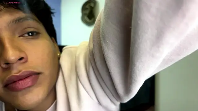 Snapshot of Xander_bonnet1 chatting on November 2025 12:50:02 PM Xander bonnet1 online show from November 2025 12:50:02 PM