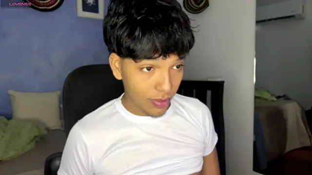 Snapshot of Xander_bonnet1 chatting on September 2025 12:17:02 PM Xander bonnet1 online show from September 2025 12:17:02 PM