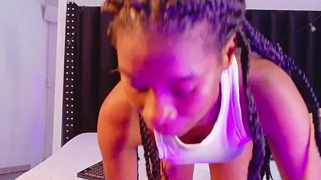 petitelittleebony online show from November 2025 11:55:02 AM