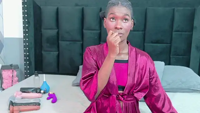 petitelittleebony online show from March 2026 03:01:01 AM