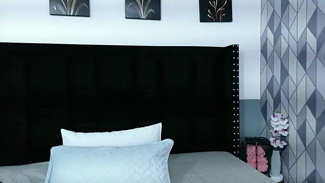 petitelittleebony online show from April 2026 02:49:02 AM