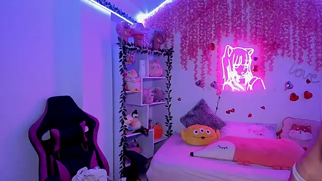 cat kitty18  online show from March 2025 12:40:02 AM