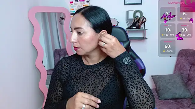 Emmi Cam online show from March 2026 01:10:02 PM