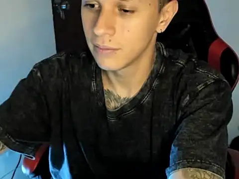 Snapshot of goodboy69l chatting on June 2026 12:05:02 AM goodboy69l online show from June 2026 12:05:02 AM