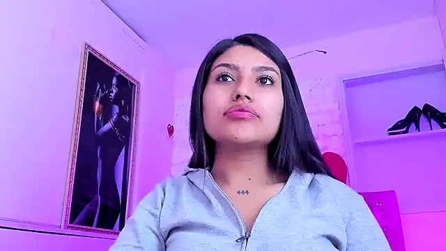 SarahStones online show from October 2025 09:01:01 AM