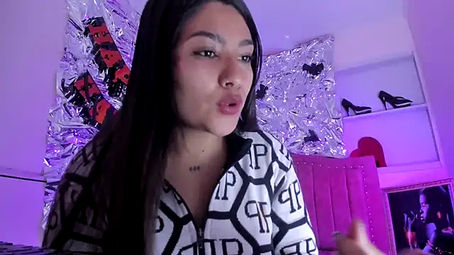 SarahStones online show from November 2025 12:21:02 PM