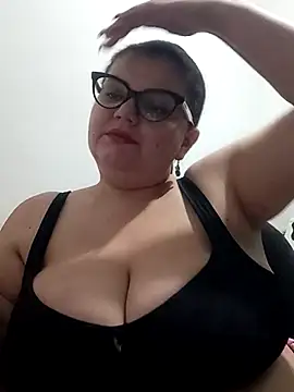 Snapshot of Madisonpalacio chatting on October 2025 10:42:02 PM Madisonpalacio online show from October 2025 10:42:02 PM