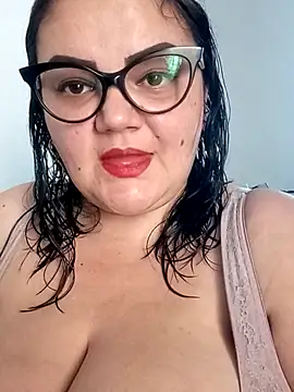 Madisonpalacio online show from December 2025 06:52:01 PM