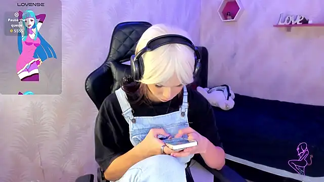 andy bell x online show from November 2025 02:23:02 AM