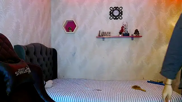 andy bell x online show from October 2025 02:45:01 AM