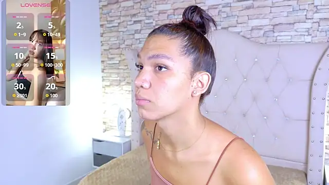 Sara-Smith- online show from April 2026 12:29:01 PM