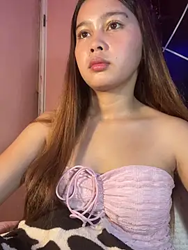 Snapshot of ursweet_babygirl chatting on March 2026 05:35:02 PM ursweet babygirl online show from March 2026 05:35:02 PM