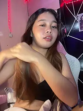 Snapshot of ursweet_babygirl chatting on February 2026 05:14:02 PM ursweet babygirl online show from February 2026 05:14:02 PM