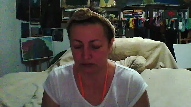 MariaAnaSunshine online show from November 2025 06:30:01 PM