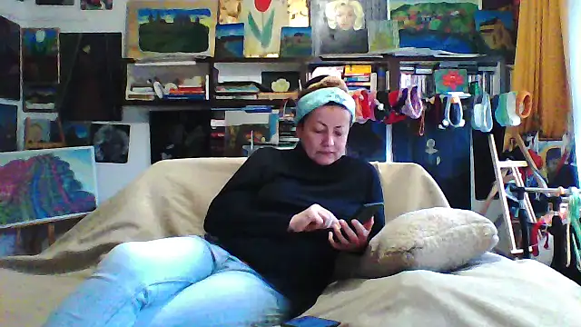 MariaAnaSunshine online show from December 2025 07:40:02 AM